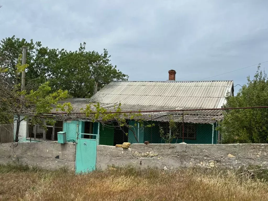 Дом в Крым, Черноморское пгт ул. Школьная, 50 (50 м) - Фото 1