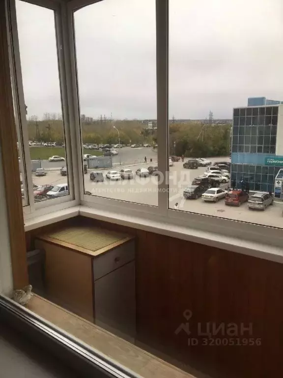 2-к кв. Новосибирская область, Новосибирск Шлюз мкр, ул. Русская, 3 ... - Фото 0