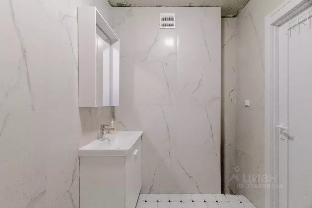 2-к кв. Свердловская область, Верхняя Пышма Зеленая ул., 1В (57.0 м) - Фото 1