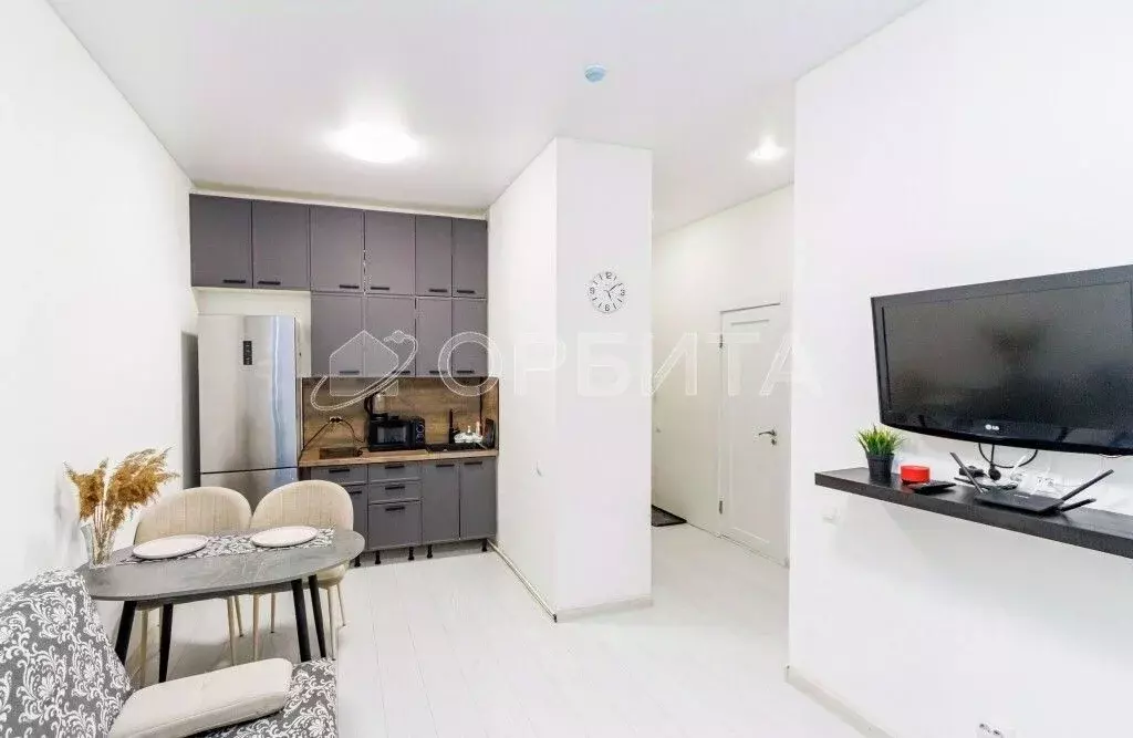 1-к кв. Тюменская область, Тюмень ул. Первооткрывателей, 14 (37.0 м) - Фото 1