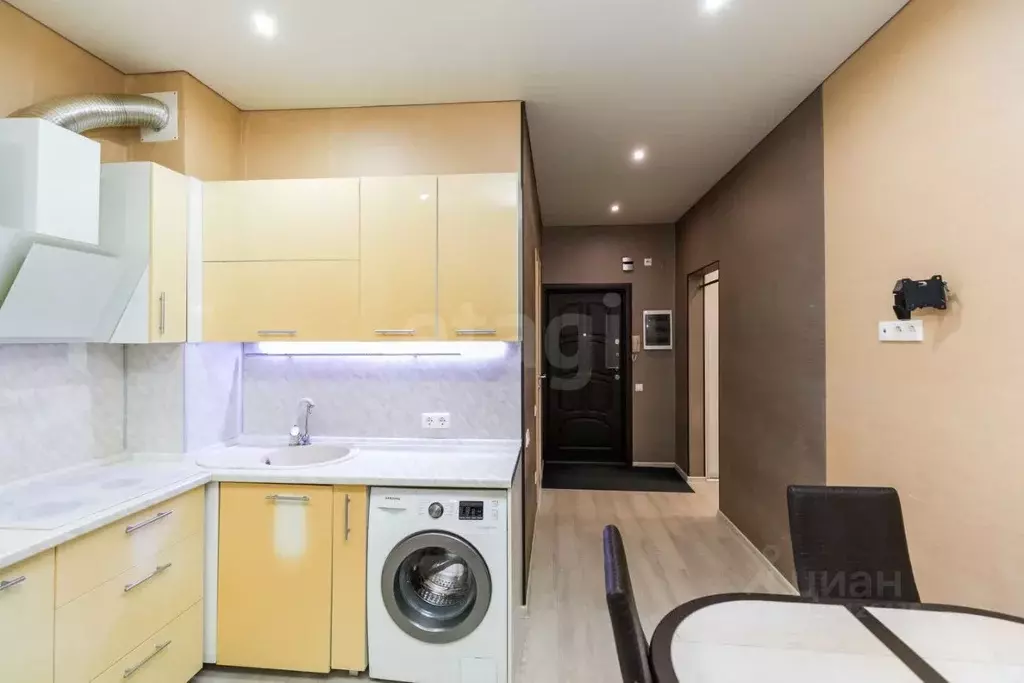 2-к кв. Ханты-Мансийский АО, Сургут Пролетарский просп., 39 (59.6 м) - Фото 2