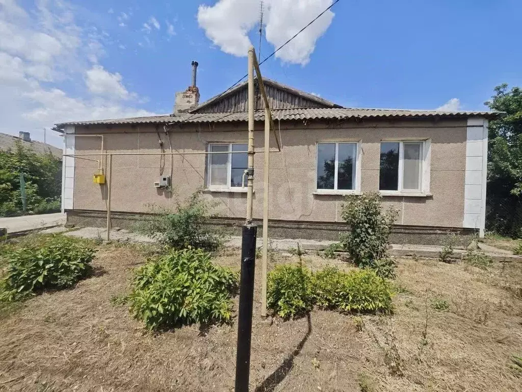 Дом в Крым, Сакский район, с. Сизовка ул. Трудовая (112 м) - Фото 1