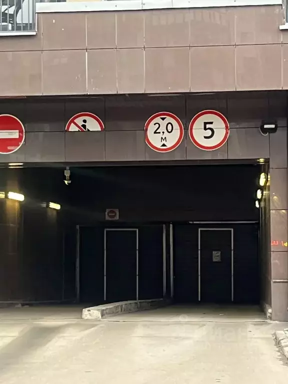 Гараж в Санкт-Петербург ул. Адмирала Трибуца, 5 (12 м) - Фото 1