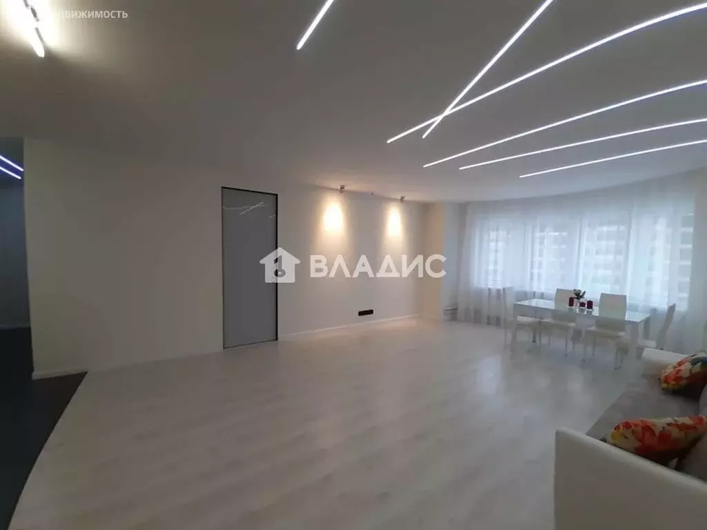 3-комнатная квартира: посёлок городского типа Новоивановское, ... - Фото 2