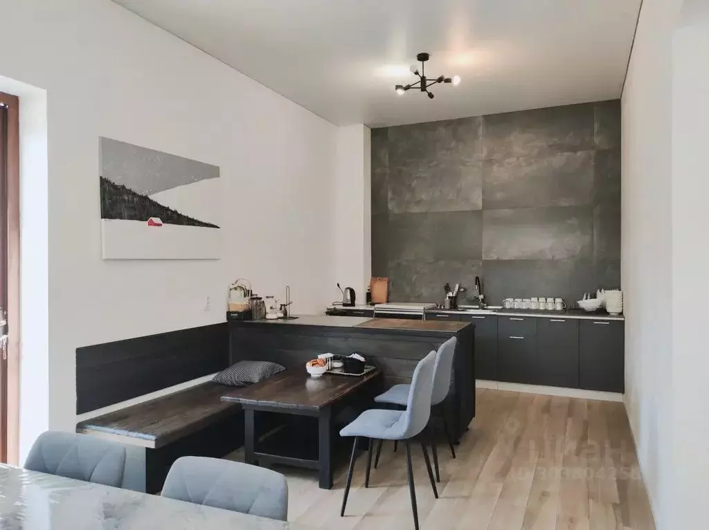 Дом в Кабардино-Балкария, Эльбрусский район, с. Терскол ул. ... - Фото 2