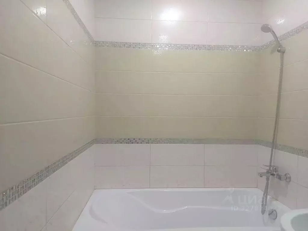 2-к кв. Алтайский край, Барнаул Власихинская ул., 115 (68.0 м) - Фото 1