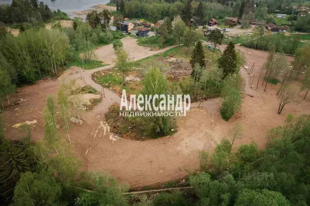 Участок в Ленинградская область, Приозерский район, Ларионовское ... - Фото 1