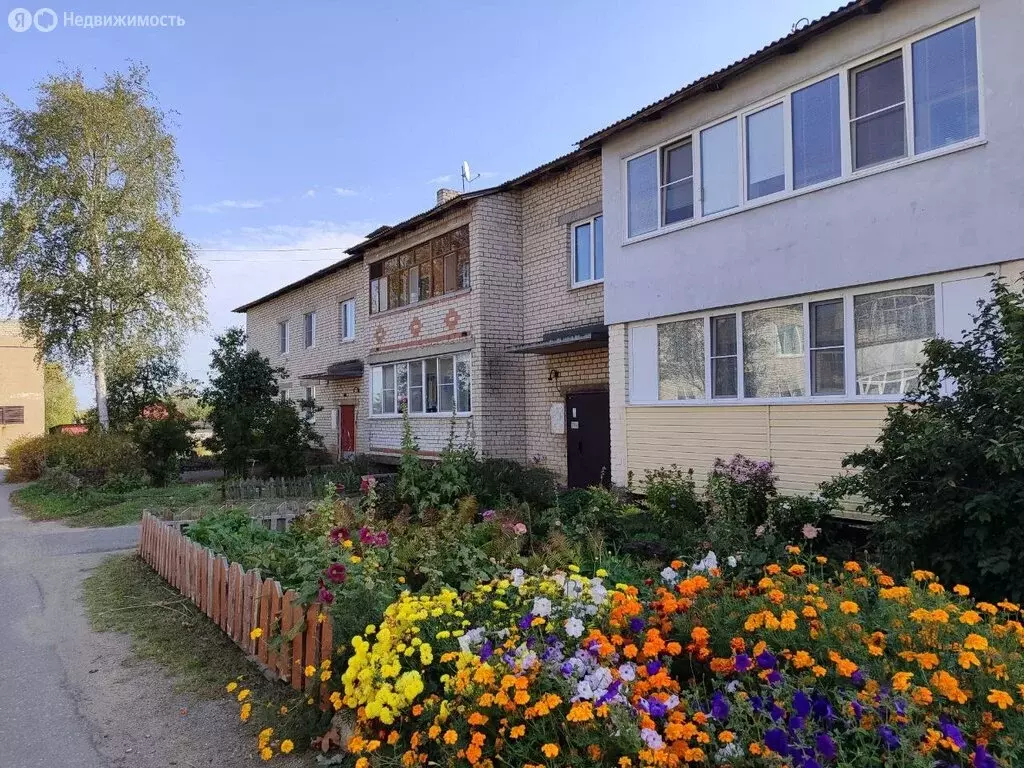 2-комнатная квартира: Дубки, улица Строителей, 7 (50 м) - Фото 1