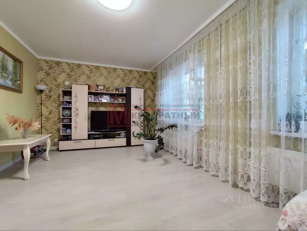 2-к кв. Белгородская область, Старый Оскол Космос мкр, 14 (64.2 м) - Фото 1