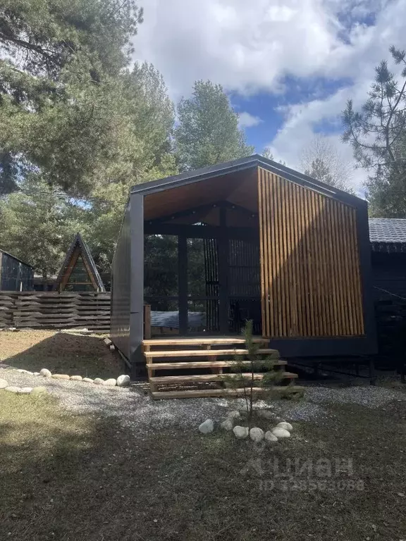 Дом в Карачаево-Черкесия, Зеленчукский район, с. Архыз ул. Лесная, 16 ... - Фото 1