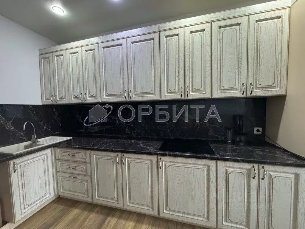 2-к кв. Тюменская область, Тюмень Севастопольская ул., 2к4 (76.8 м) - Фото 1