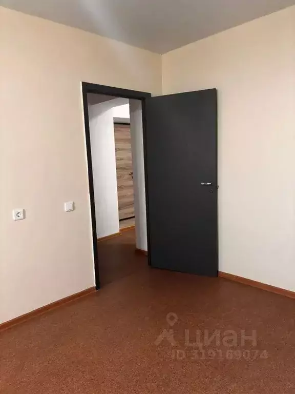 1-к кв. Волгоградская область, Суровикино 2-й мкр, 9 (38.0 м) - Фото 1