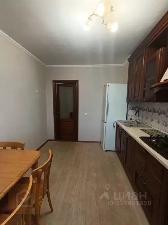 3-к кв. Крым, Симферополь ул. 60 лет Октября, 37 (72.0 м) - Фото 0