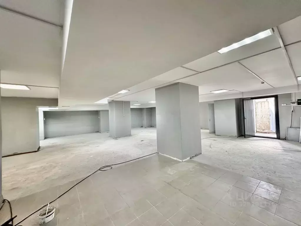 Помещение свободного назначения в Кировская область, Киров пер. 2-й ... - Фото 1