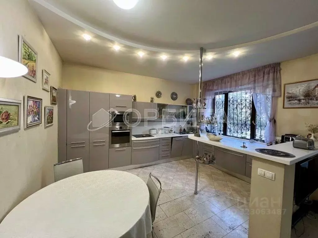 Таунхаус в Тюменская область, Тюмень Барнаульская ул., 90к3 (279 м) - Фото 1