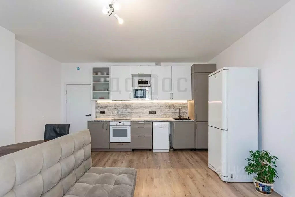 3-к кв. Свердловская область, Екатеринбург ул. Блюхера, 40А (81.1 м) - Фото 1