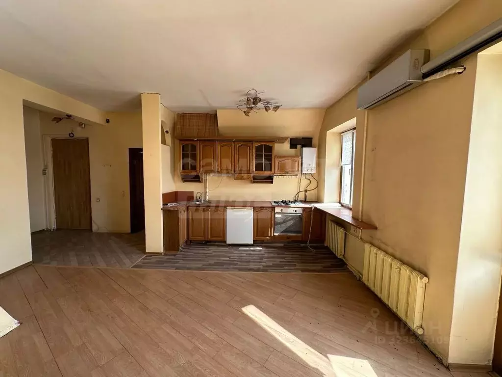 3-к кв. Оренбургская область, Оренбург Больничный проезд, 4 (70.8 м) - Фото 1