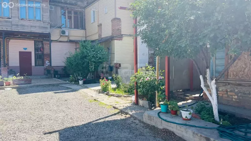 3-комнатная квартира: Астрахань, улица Набережная 1 Мая, 92 (97.8 м) - Фото 2