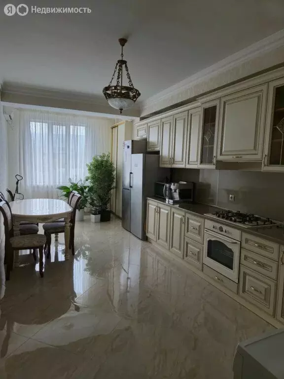 2-комнатная квартира: Махачкала, улица Эльзы Ибрагимовой, 5к3 (84 м) - Фото 0