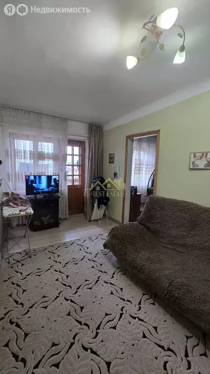 2-комнатная квартира: Владикавказ, улица Пожарского, 4 (42 м) - Фото 0