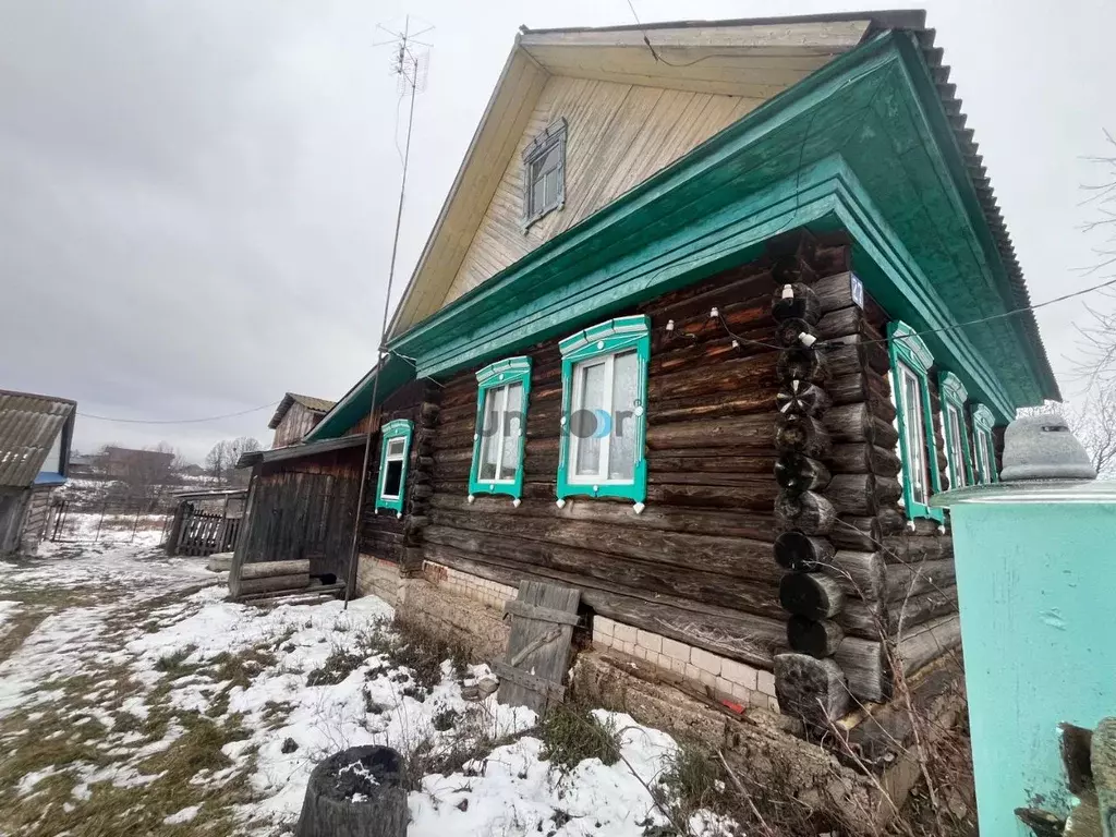 Дом в Башкортостан, Нуримановский район, Красногорский сельсовет, с. ... - Фото 0