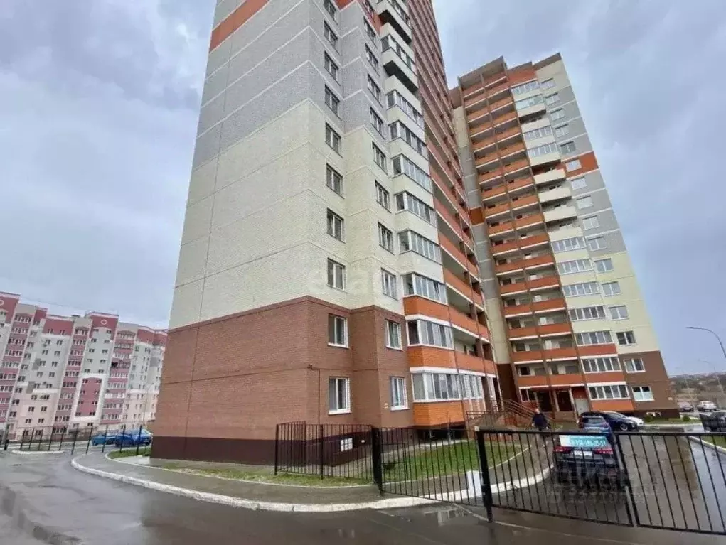 3-к кв. Брянская область, Брянск ул. Романа Брянского, 8Б (90.4 м) - Фото 1