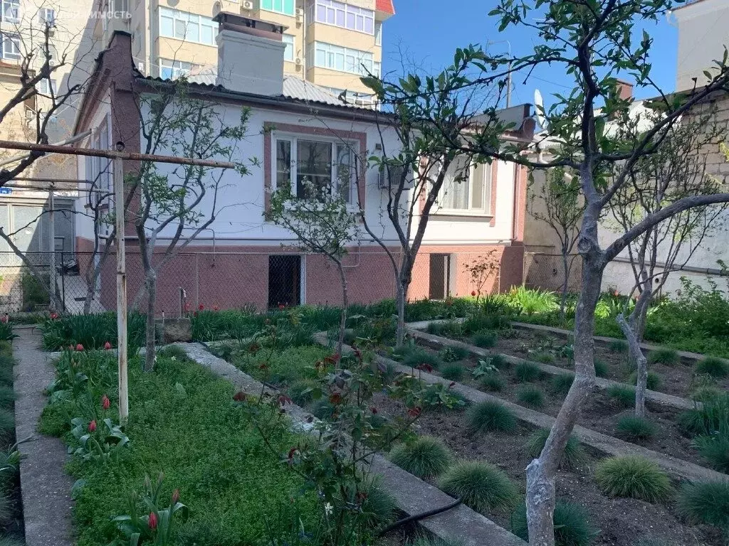 Дом в Севастополь, Новороссийская улица, 32 (104 м) - Фото 1