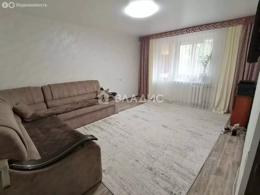 3-комнатная квартира: Нижнекамск, проспект Химиков, 14В (60 м) - Фото 0