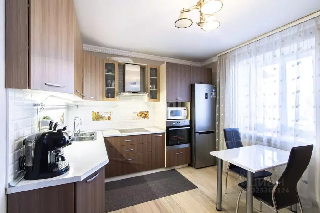 2-к кв. Тюменская область, Тюмень ул. Елизарова, 8 (91.8 м) - Фото 1