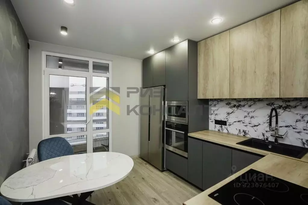 2-к кв. Омская область, Омск ул. 70 лет Октября, 3/3 (63.8 м) - Фото 1