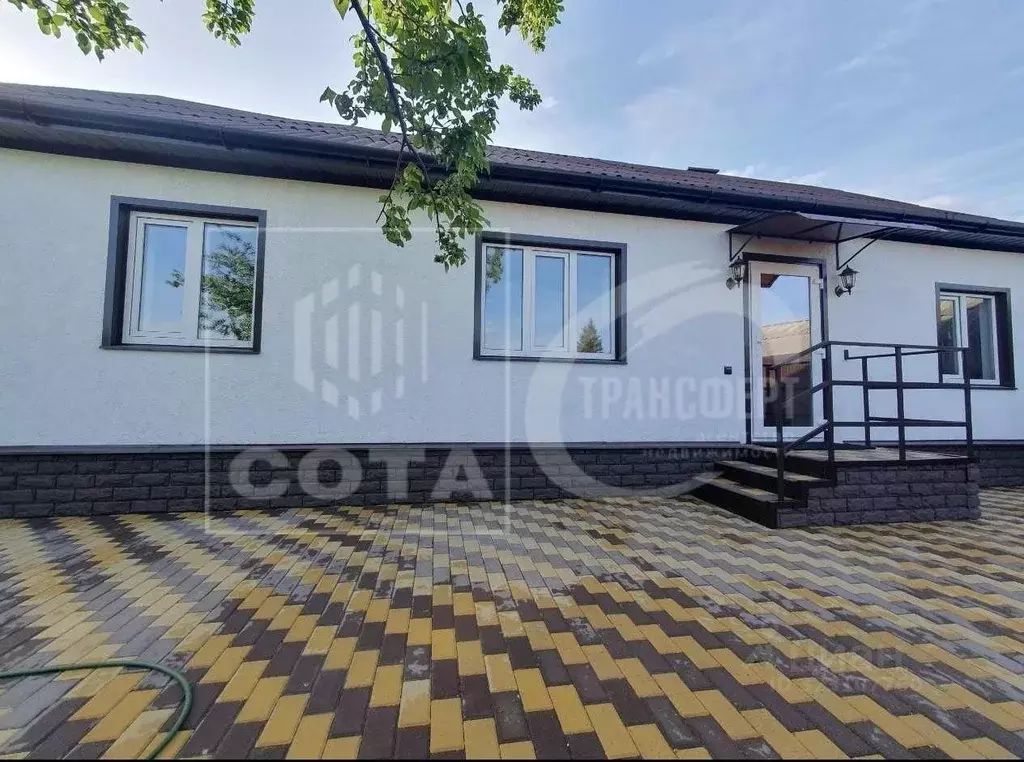 Дом в Воронежская область, Новоусманский район, пос. Отрадное ул. ... - Фото 1