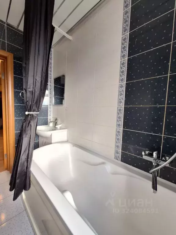 2-к кв. Татарстан, Казань ул. Тихомирнова, 11 (80.0 м) - Фото 2