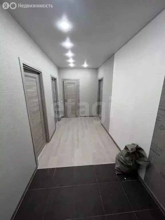 2-комнатная квартира: Череповец, Шекснинский проспект, 8 (64.8 м) - Фото 1