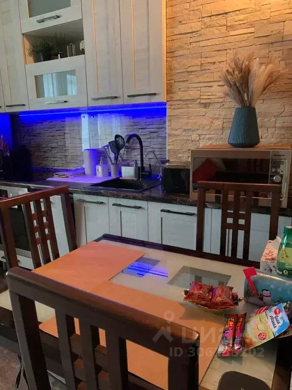 Студия Красноярский край, Красноярск ул. Чернышевского, 110 (28.0 м) - Фото 1