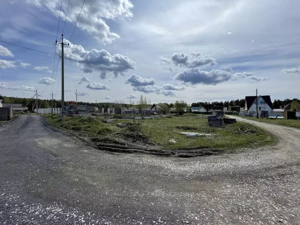 Участок в Свердловская область, Полевской городской округ, пос. ... - Фото 0
