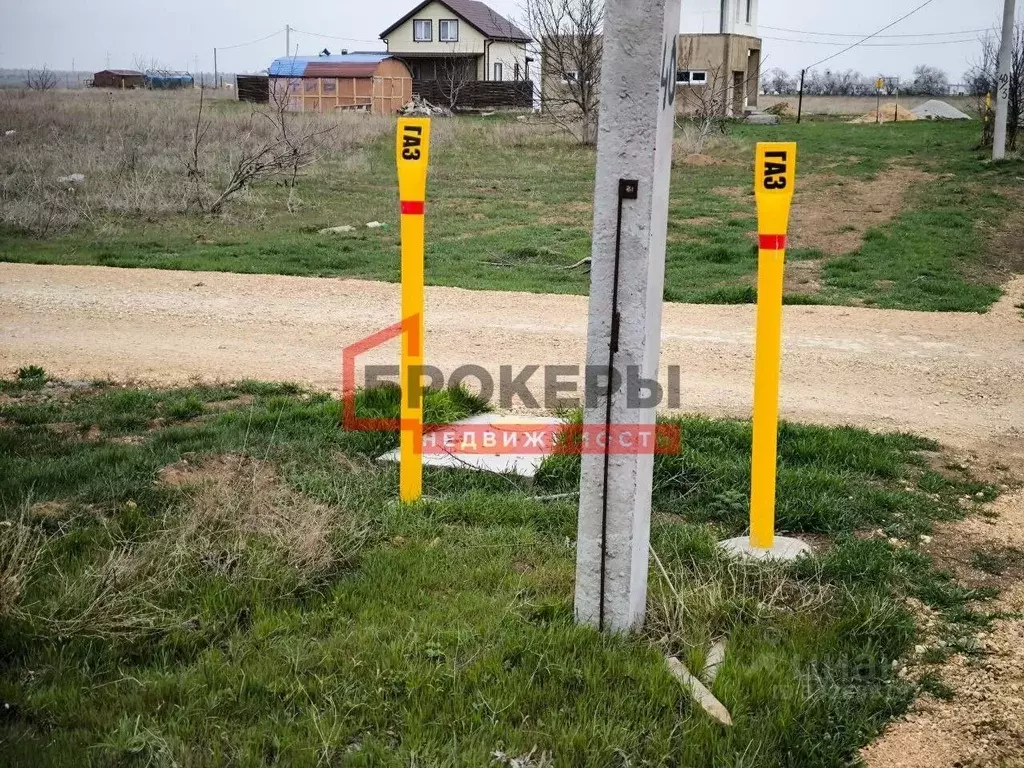 Участок в Крым, Сакский район, с. Фрунзе ул. Российская (10.0 сот.) - Фото 2