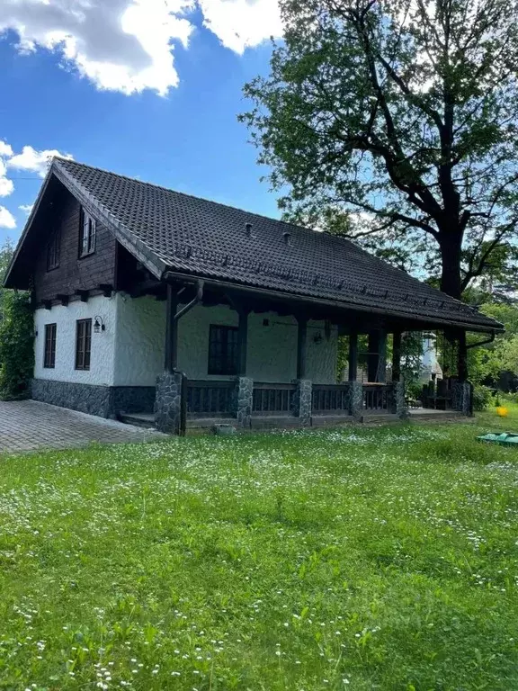 Дом в Московская область, Одинцовский городской округ, с. Жаворонки, ... - Фото 1