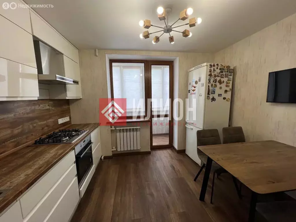 3-комнатная квартира: Симферополь, бульвар Ивана Франко, 6Б (69 м) - Фото 1