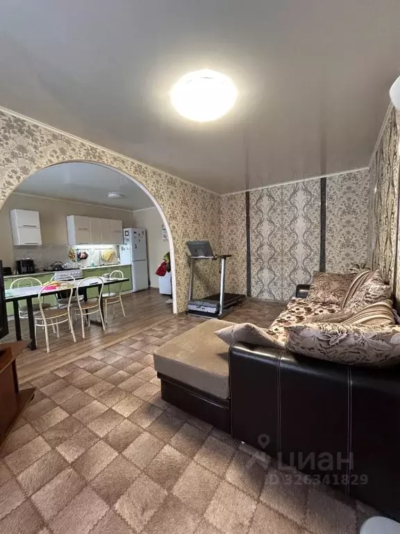 Дом в Омская область, Азовский Немецкий Национальный район, с. ... - Фото 2