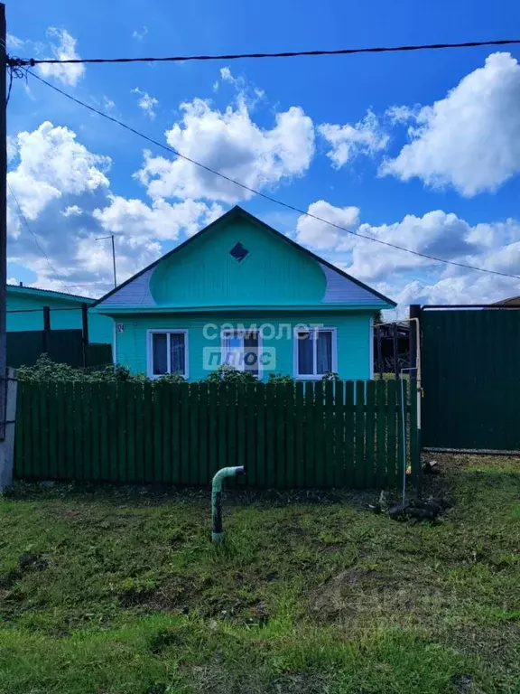 Дом в Омская область, Любинский рп ул. Советская, 124 (102 м) - Фото 1
