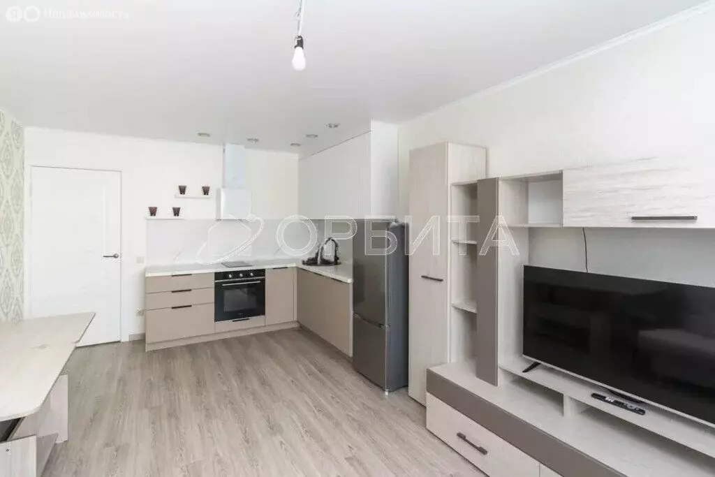 1-комнатная квартира: Тюмень, улица Федюнинского, 56 (47.5 м) - Фото 2