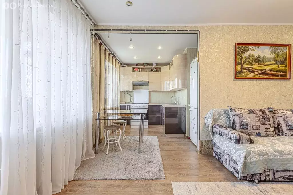 3-комнатная квартира: Казань, улица Липатова, 5 (55 м) - Фото 1