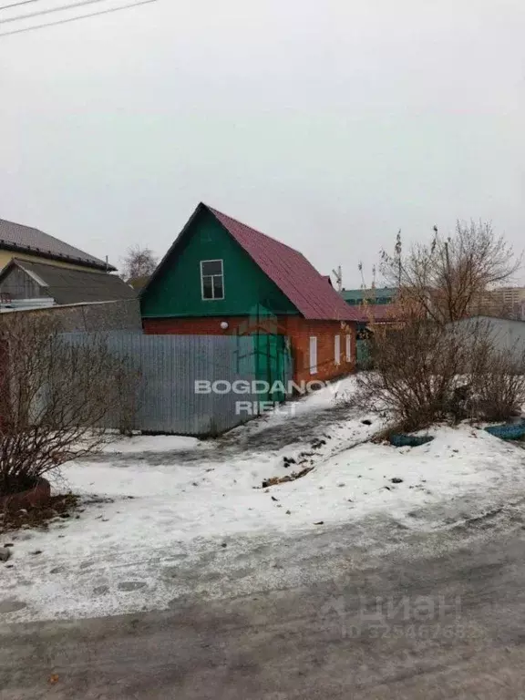 Дом в Омская область, Омск ул. 2-я Ремесленная, 28 (65 м) - Фото 1