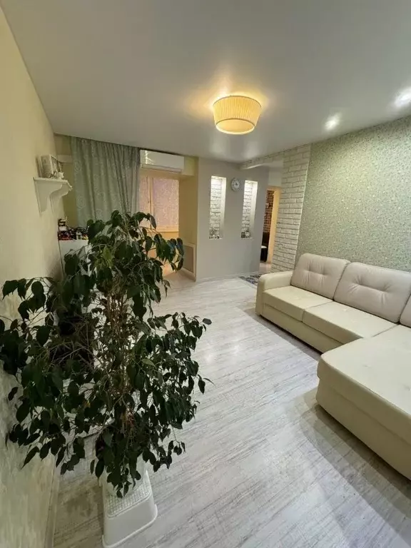 2-к кв. Кировская область, Киров ул. Карла Маркса, 42б (60.2 м) - Фото 0