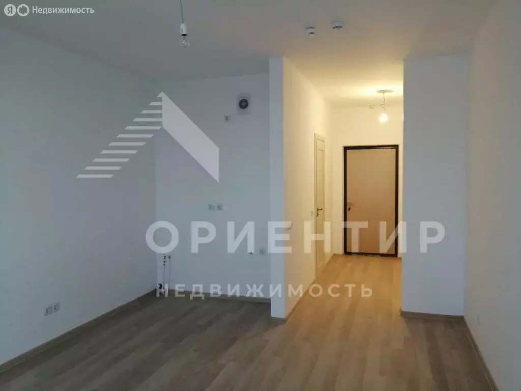 Квартира-студия: Екатеринбург, улица Сурикова, 63 (30 м) - Фото 0