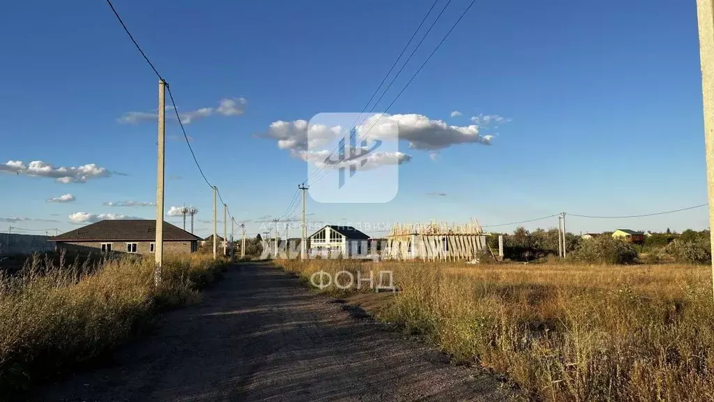 Участок в Саратовская область, Энгельсский район, Красноярское ... - Фото 0
