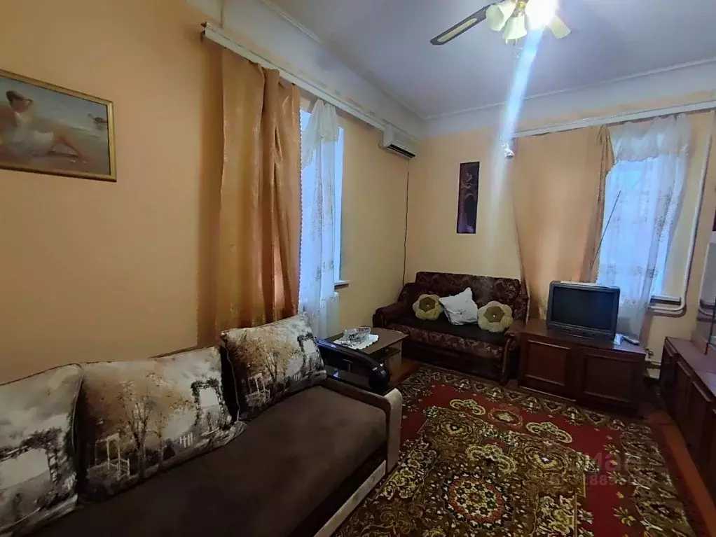 2-к кв. Краснодарский край, Ейск ул. Островского, 6 (45.0 м) - Фото 0