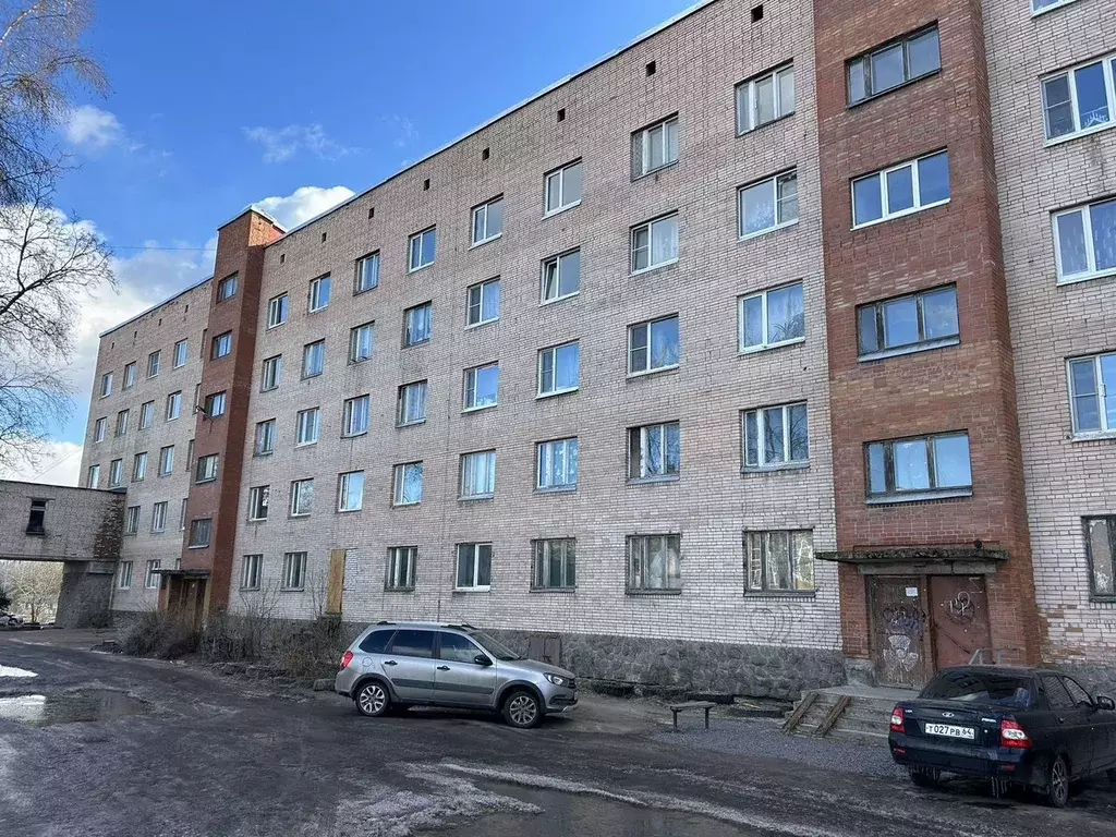 3-к кв. Ленинградская область, Выборг ул. Промышленная, 2 (65.0 м) - Фото 0