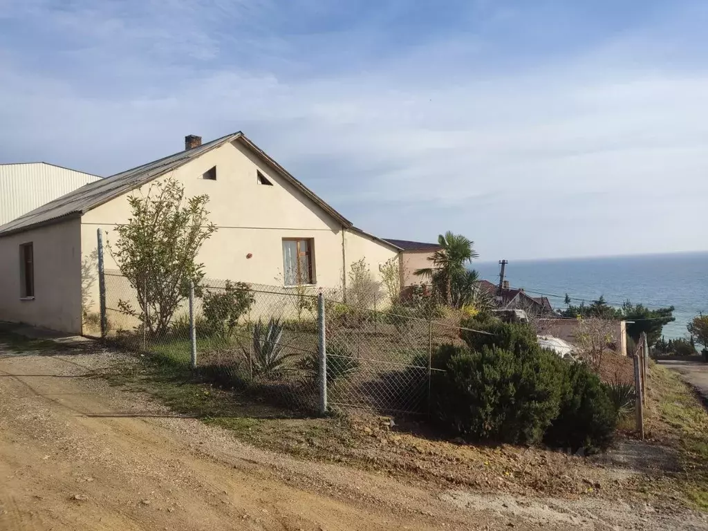 Дом в Крым, Алушта муниципальный округ, с. Малореченское ул. Факидова ... - Фото 1