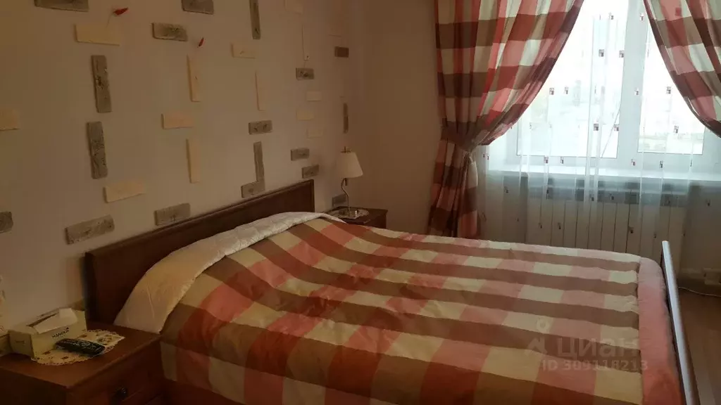 2-к кв. Магаданская область, Магадан проезд 2-й Горького, 5 (56.0 м) - Фото 1